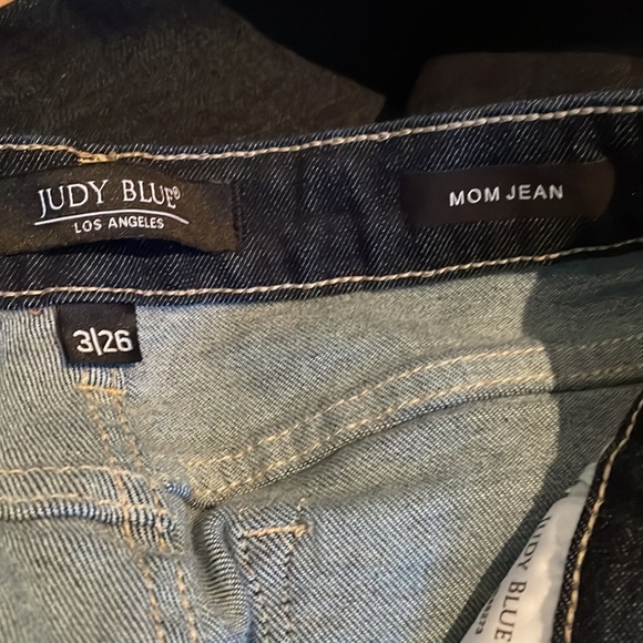 Judy Blue Mom Jean/Sold - Picture 4 of 4